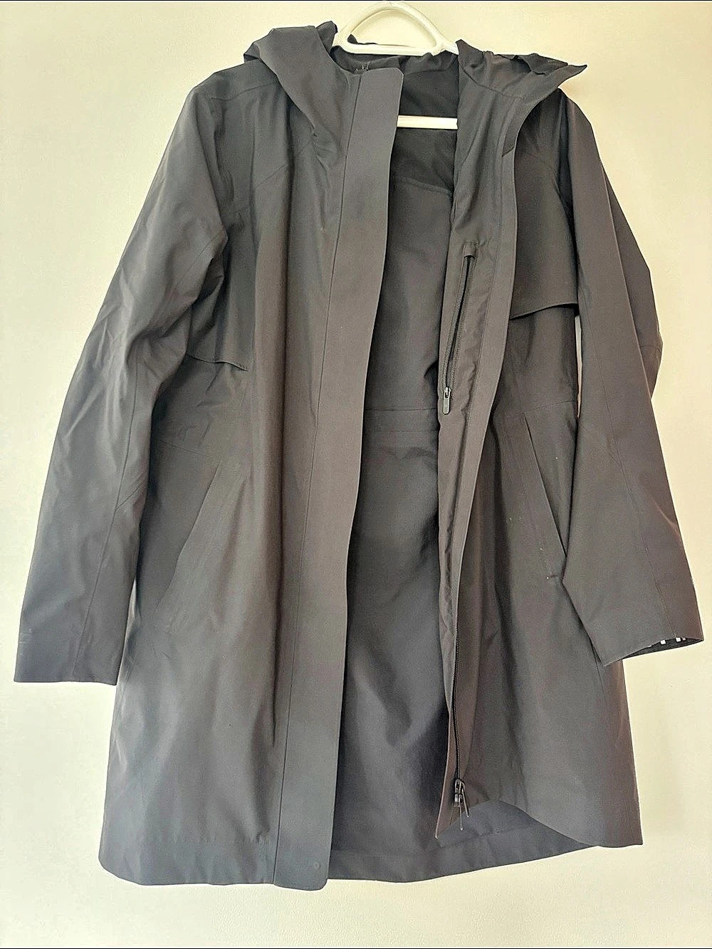 Lululemon Rain Rebel Jacket Women's Hooded Rain Coat Gray Size 8 Like New
